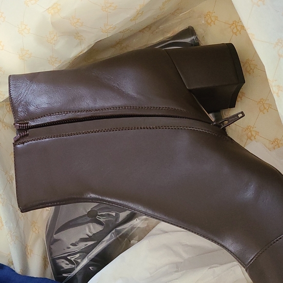Brooks Brothers ankle boots New in Box - Picture 3 of 6